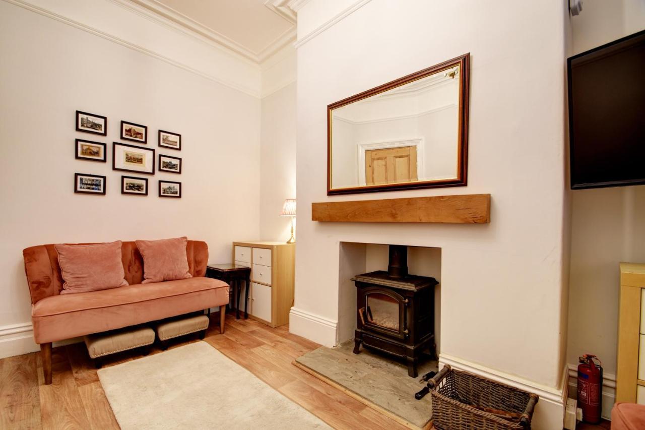 Spacious Victorian Townhouse Near Hcc With Off Street Parking Harrogate Eksteriør bilde